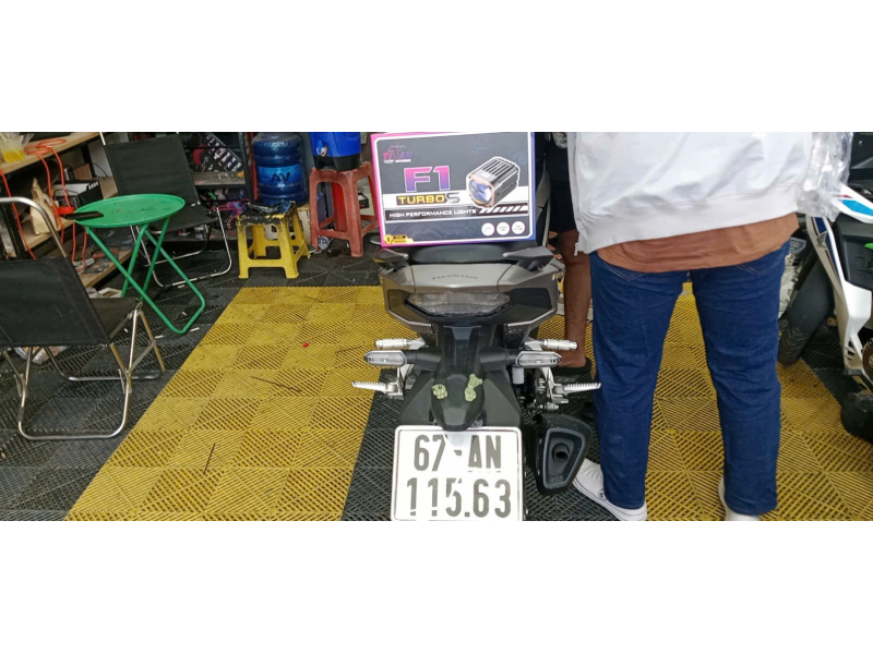 Độ đèn nâng cấp ánh sáng Trợ sáng Titan F1 Turbo S cho xe Winner X